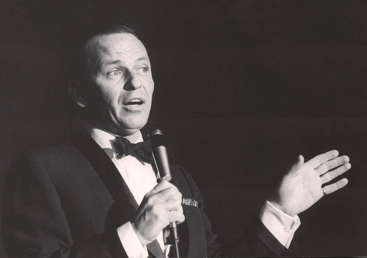 Frank Sinatra – Somethin’ Stupid